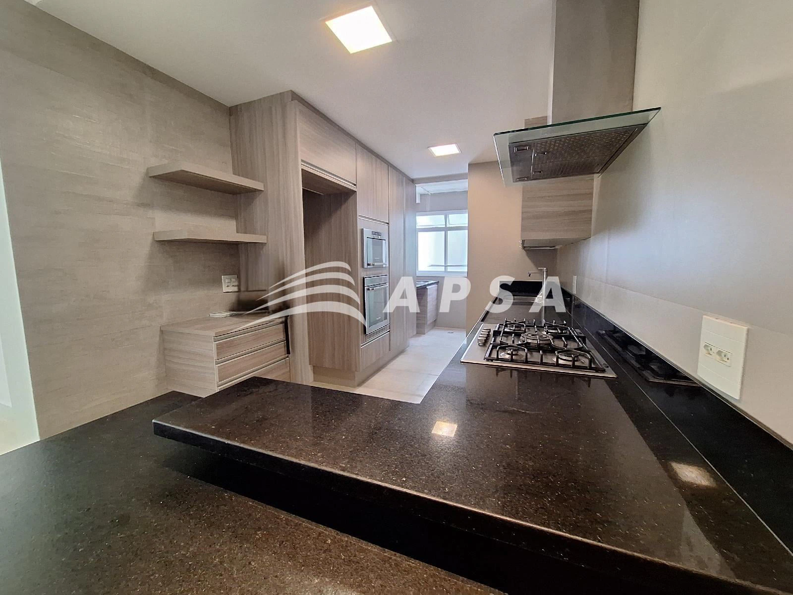 Apartment, 96 m², with a glass-enclosed balcony — photo 6