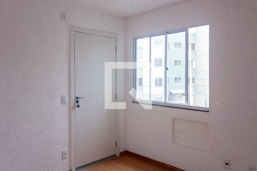 Apartamento de 2 quartos com piso de madeira ou laminado — photo 25