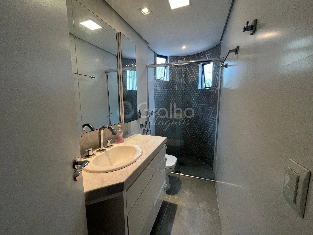 Apartamento com piso de madeira ou laminado, Centro — photo 6