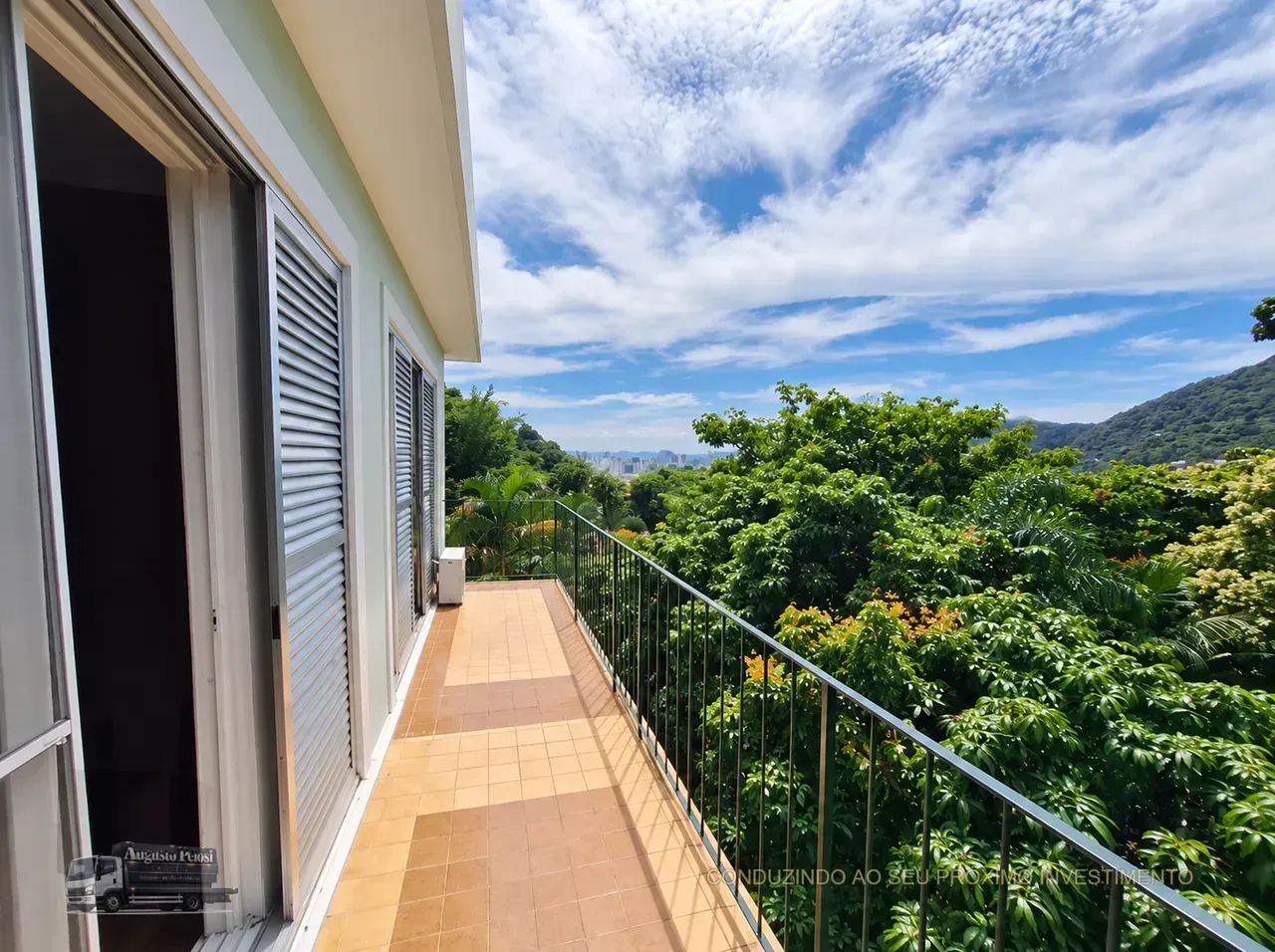 550 m² house with a grill on the balcony and a water view — photo 15