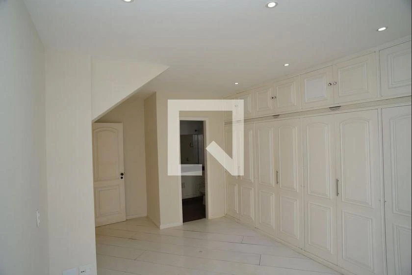 Apartamento para aluguel com 3 quartos e varanda de vidro — photo 50