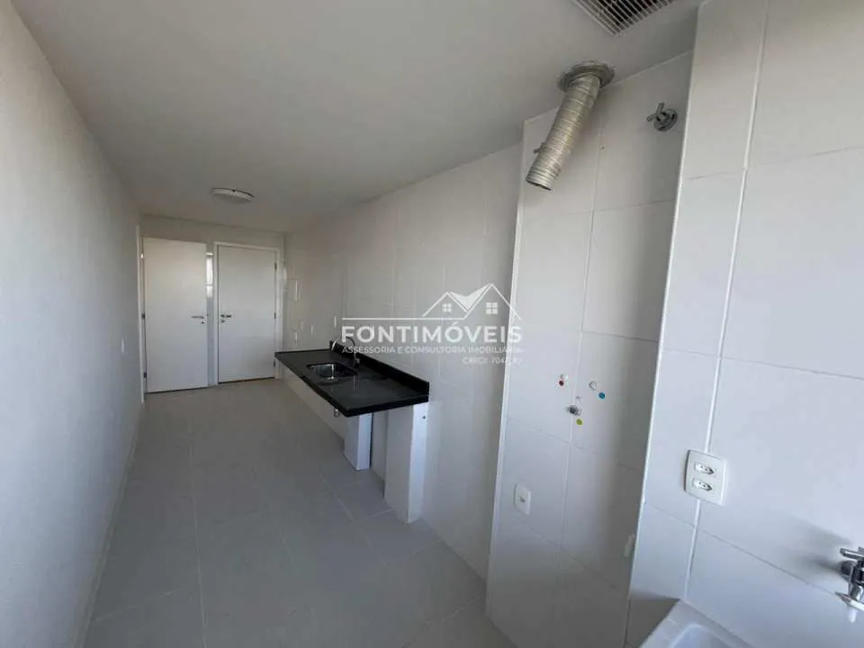 4-bedroom apartment with a balcony and 121 m² — photo 23