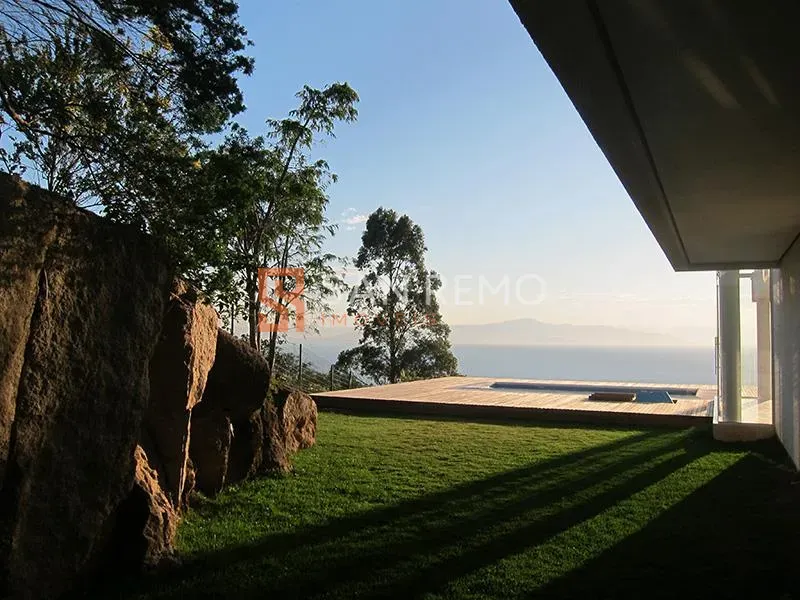 Дом с 3 спальнями и 2 ванными, 4 парковки и 718 м² — photo 12