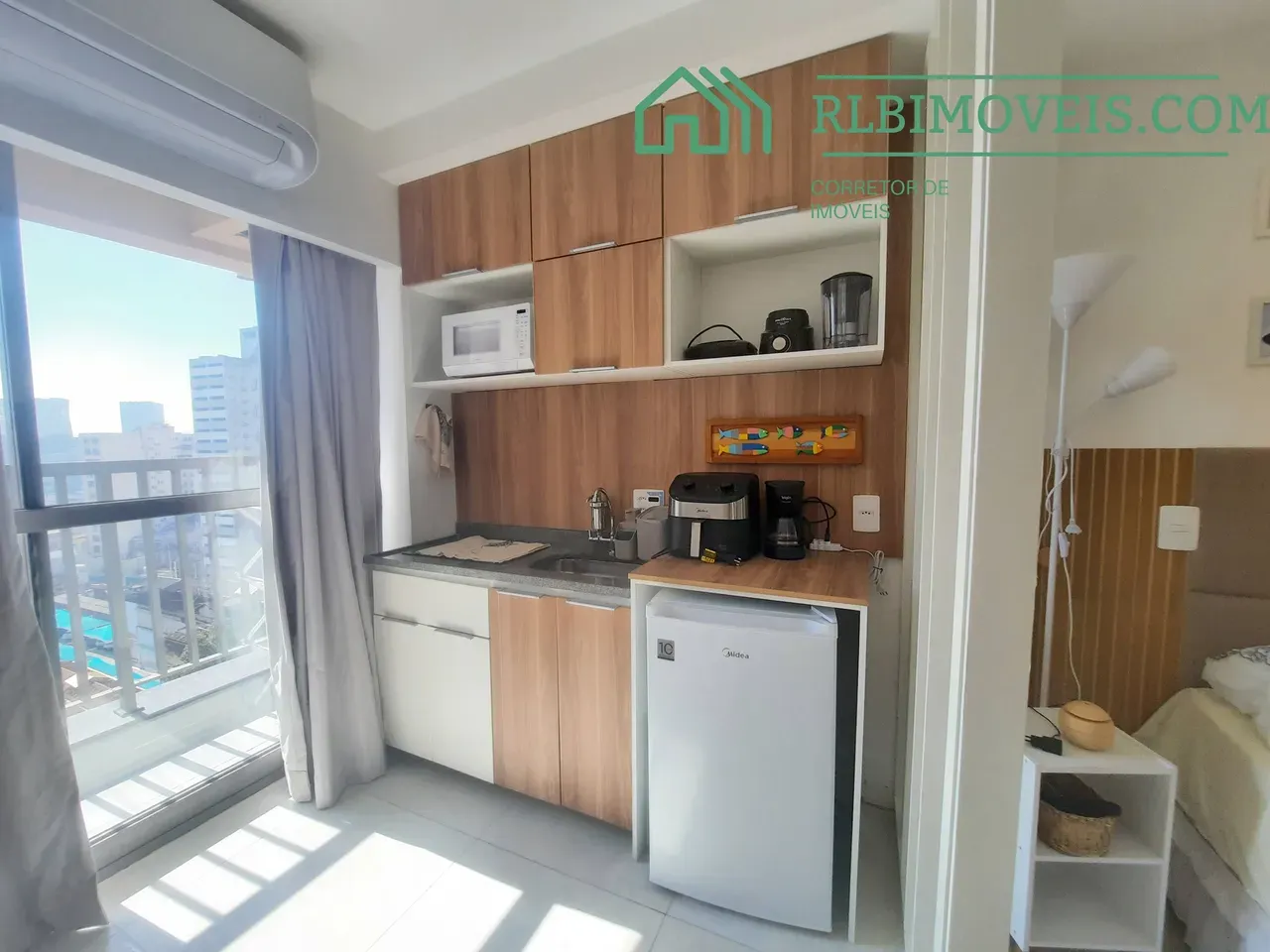 1-bedroom apartment with air conditioning and microwave — photo 11