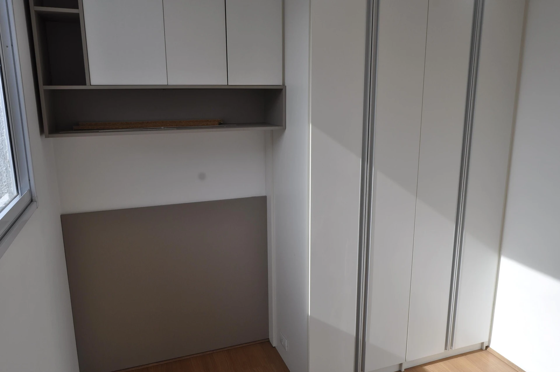 2-bedroom apartment in a building with a gym — photo 32