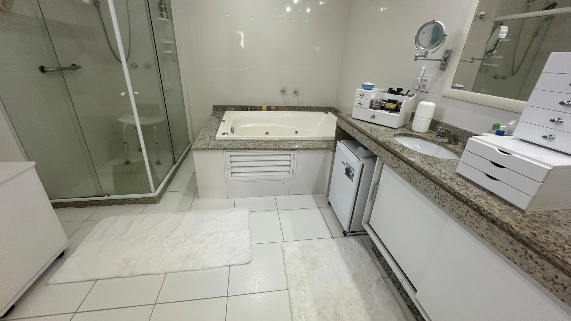 Casa mobiliada em condomínio com 5 quartos e quintal — photo 30