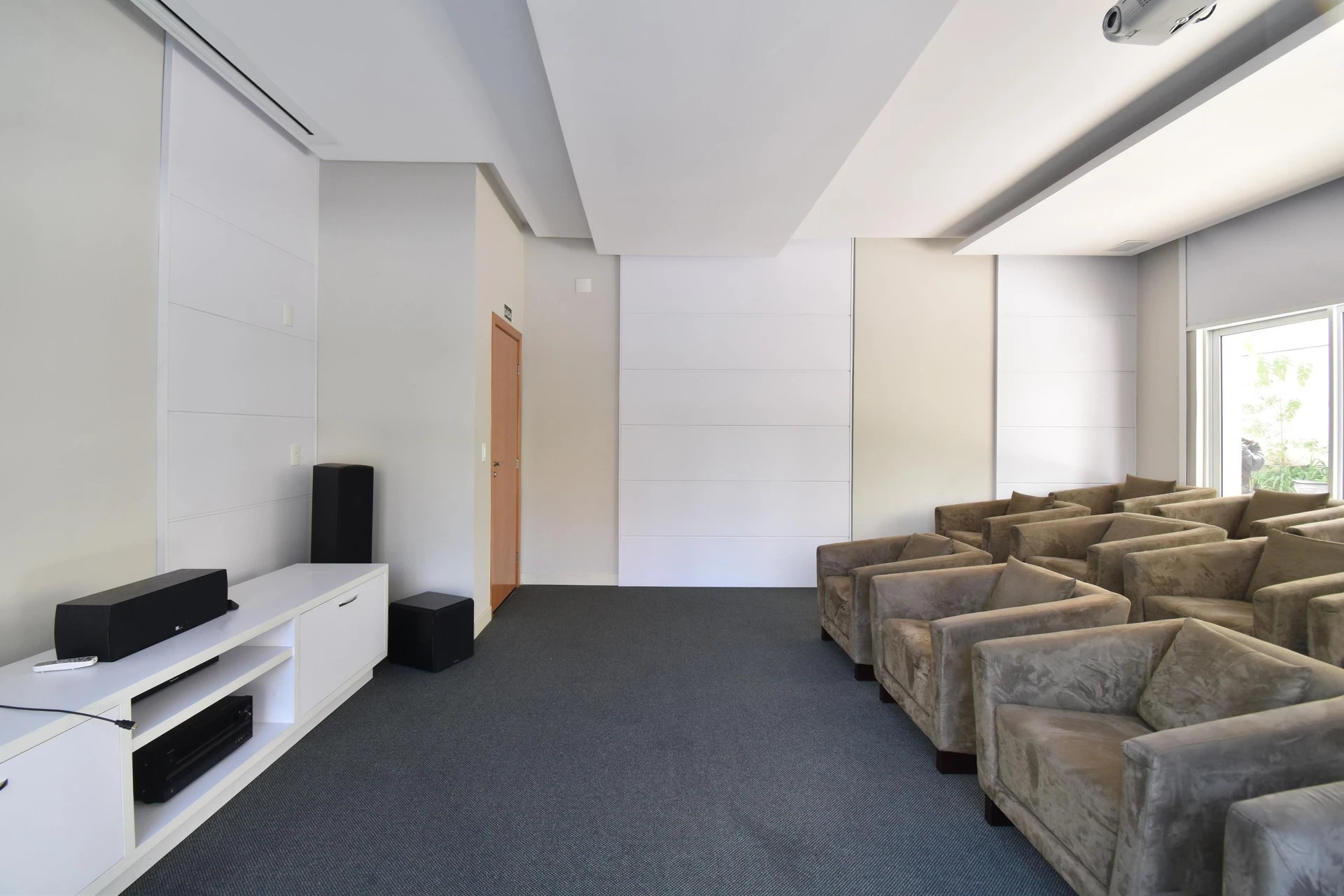 Furnished apartment, 52 m², with a washing machine — photo 48