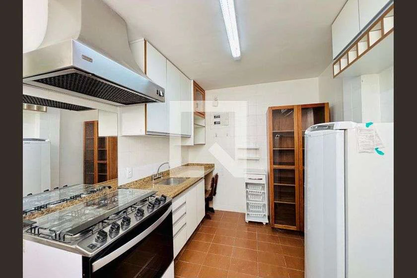 142 m² rental apartment with 3 bedrooms and separate kitchen — photo 2