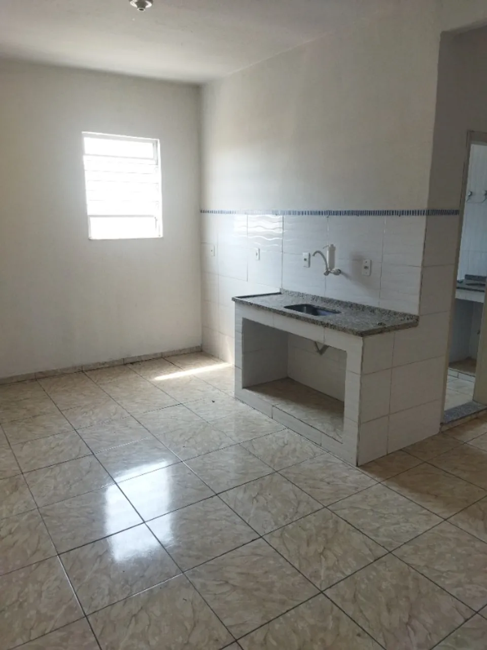 Casa con 2 dormitorios y ducha con vidrio — photo 2