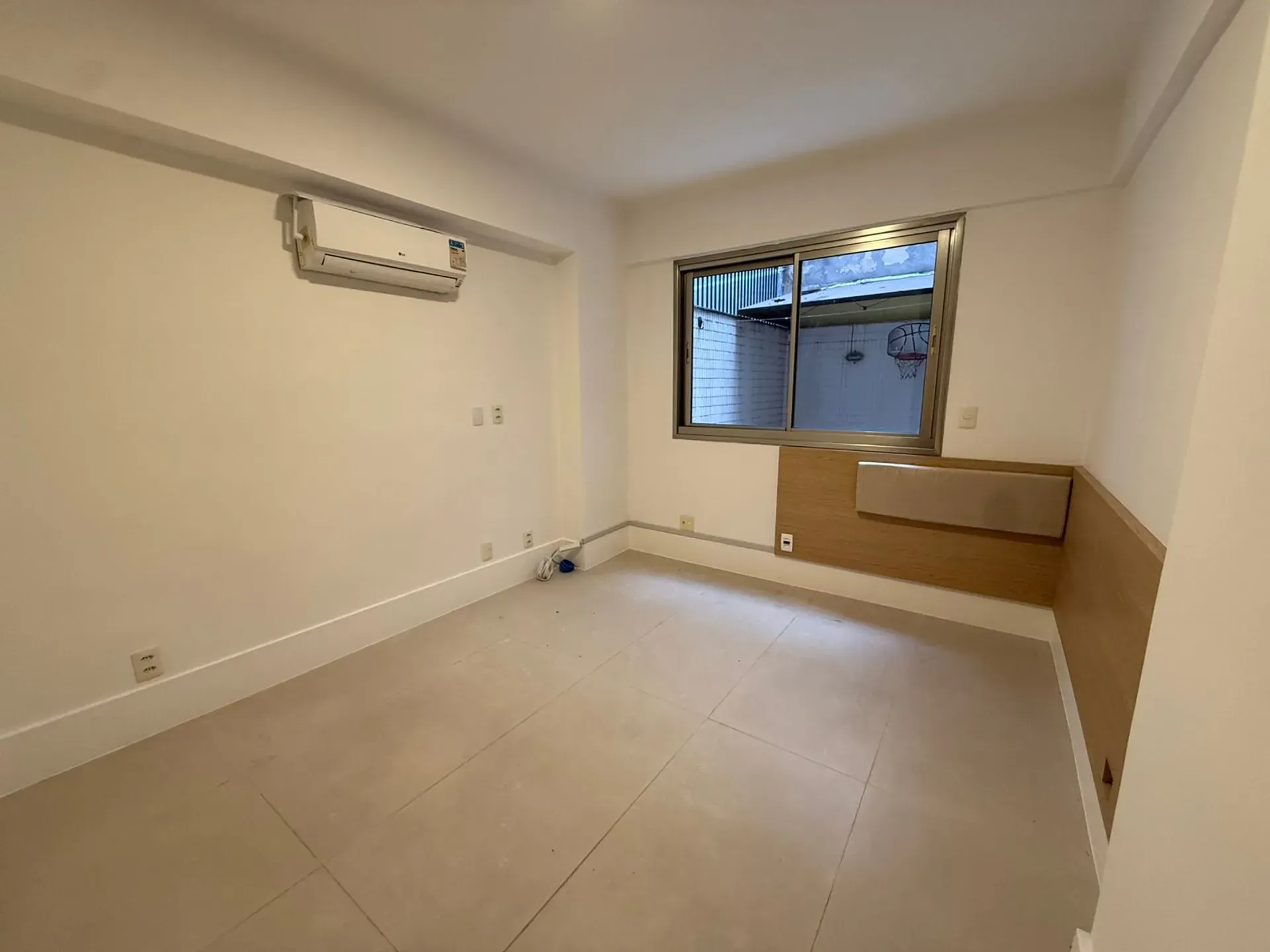 Apartamento com 4 quartos e 5 banheiros, 193 m² — photo 9