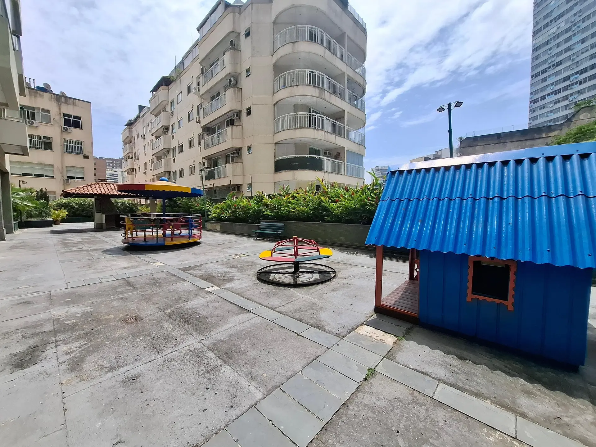 2 quartos e janelas do piso ao teto: apartamento de 75 m² — photo 33