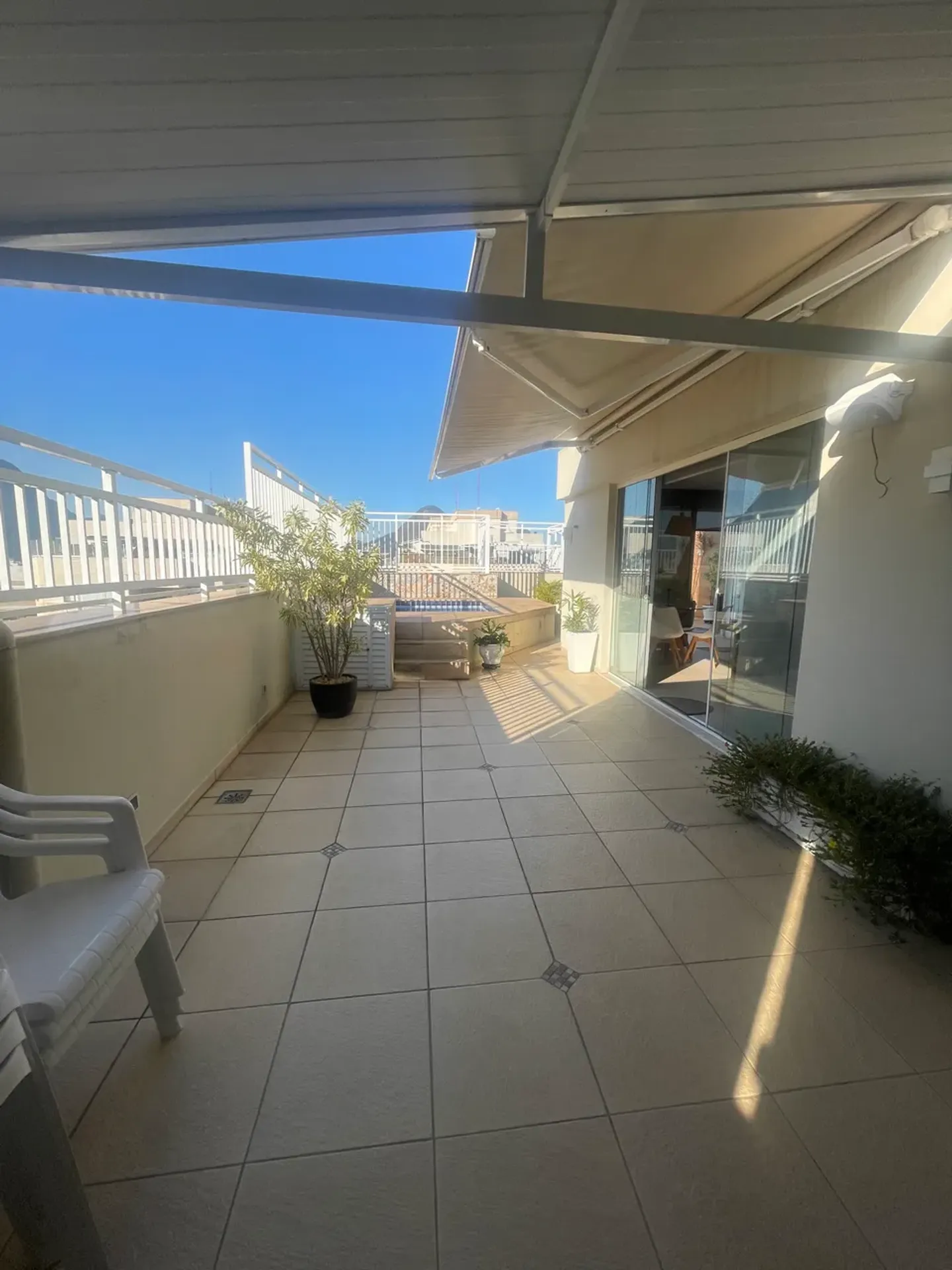 Furnished apartment with 4 bedrooms and 4 bathrooms — photo 36
