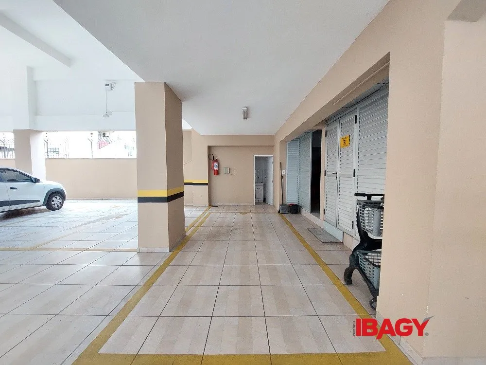 Apartamento sem mobília com 2 quartos e 107 m² — photo 12