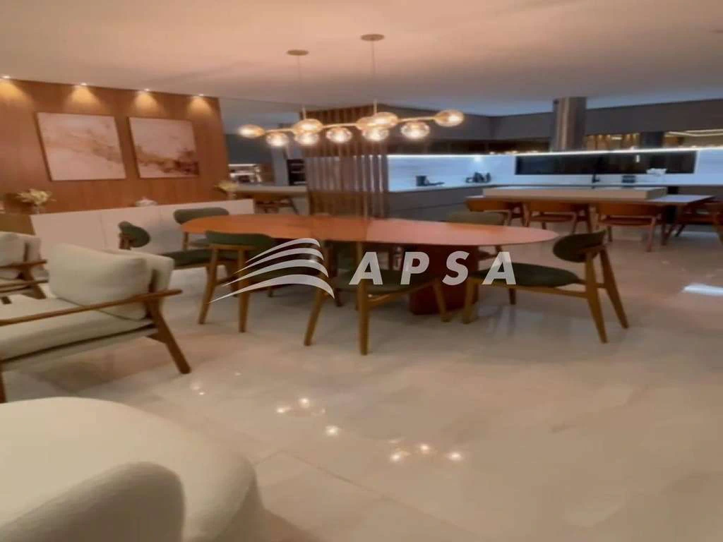 Furnished triplex house with 490 m², 5 en-suite rooms — photo 14