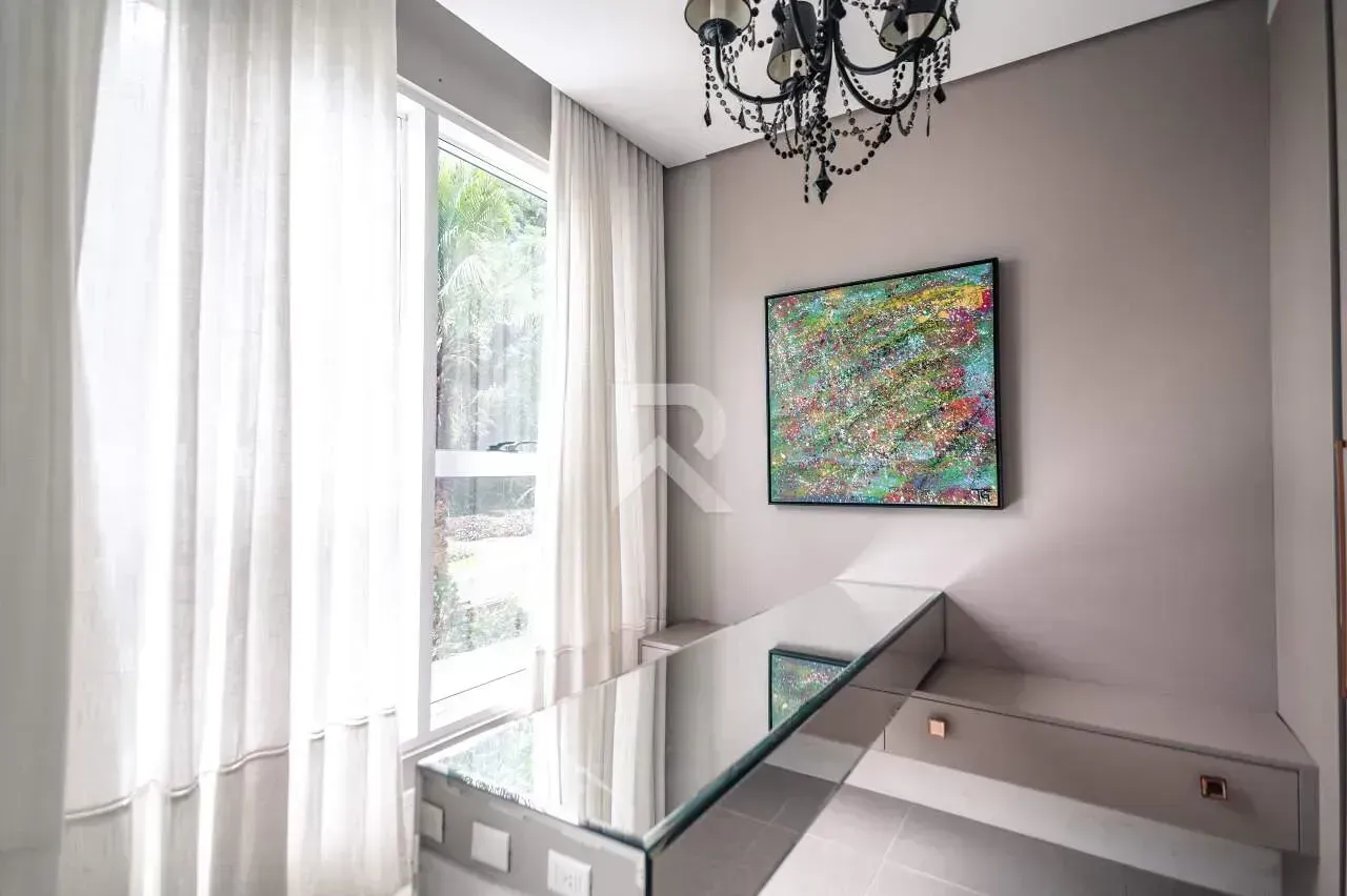 Casa con 4 suites y balcón con parrilla, 464 m² — photo 31