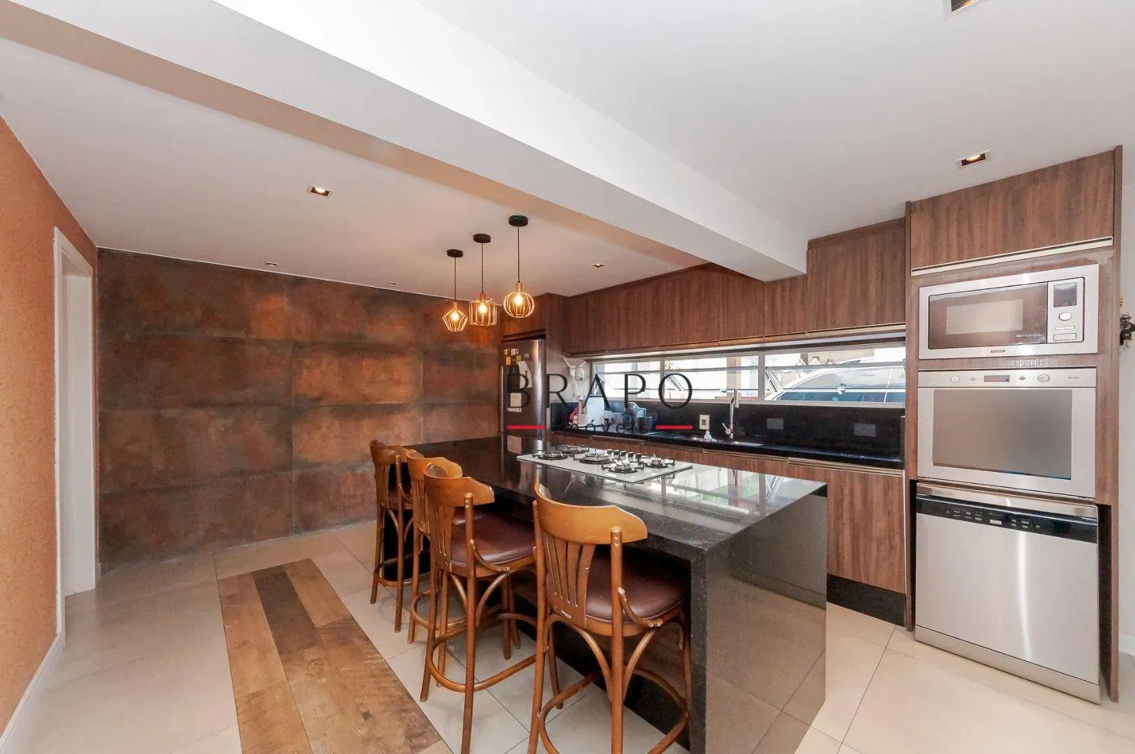 Мебльований будинок на 4 спальні та 540 м² — photo 2