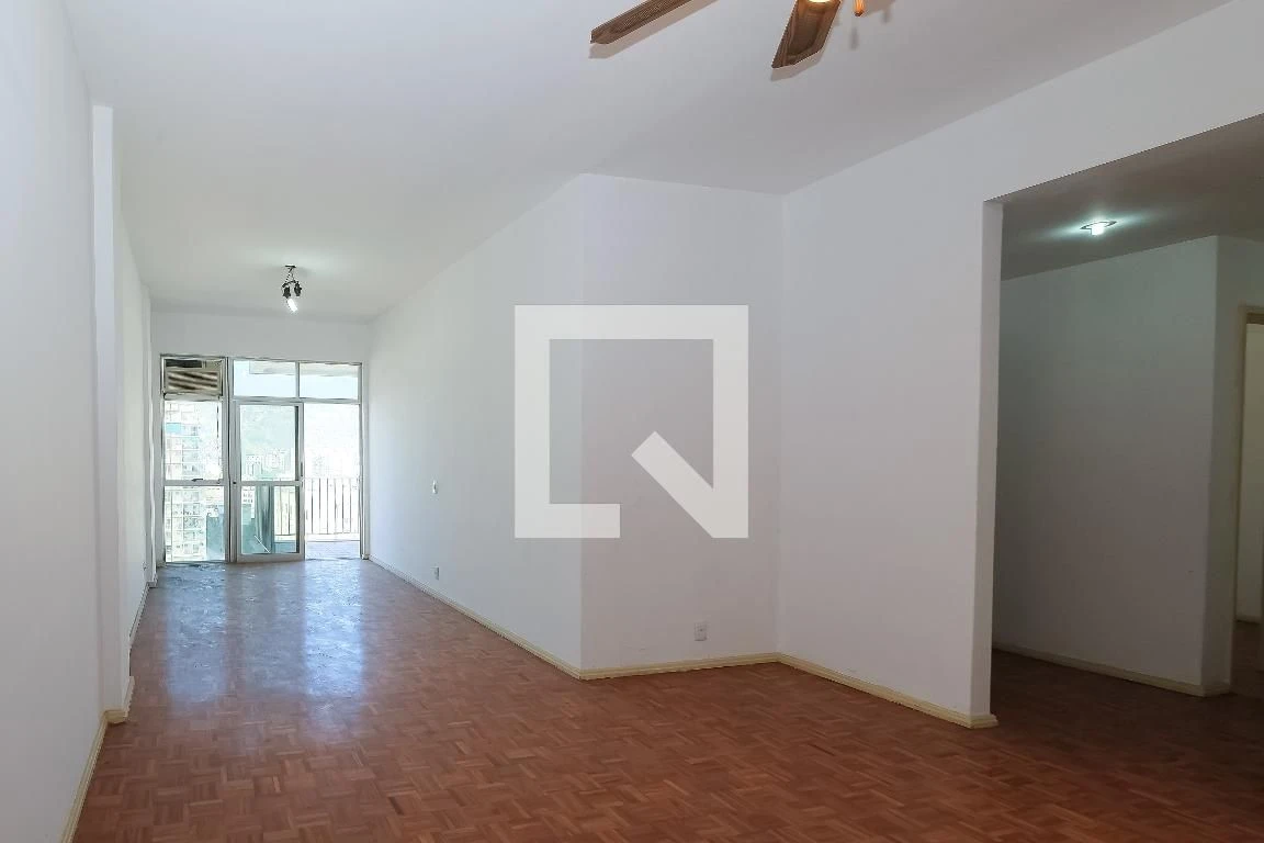 3-bedroom apartment with a mountain view in Rio de Janeiro — photo 15