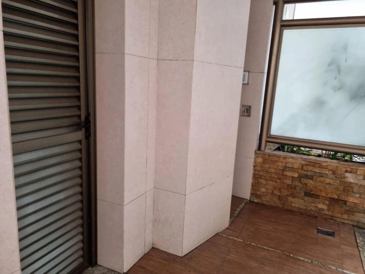 4-bedroom apartment in a building with a sauna — photo 27