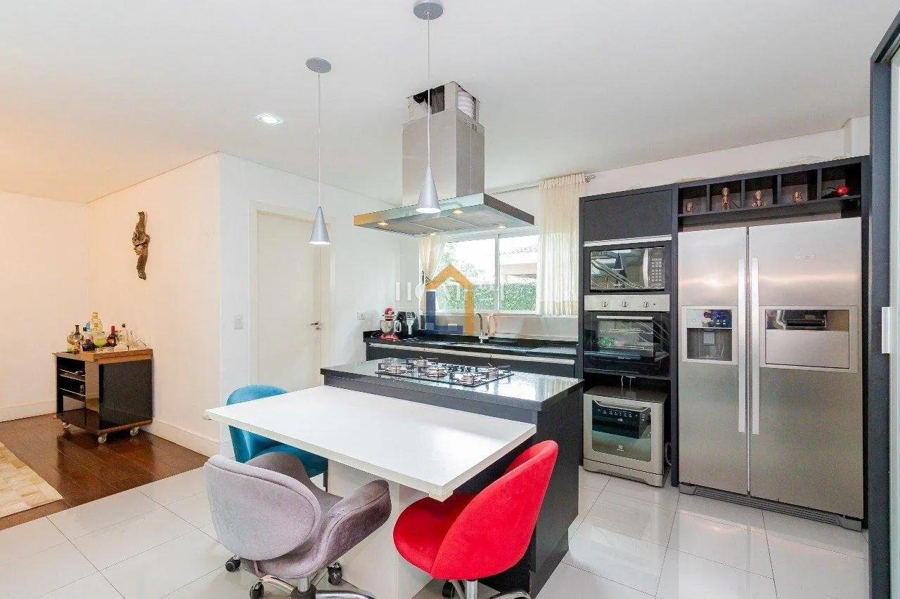 Furnished 470 m² house with 4 bedrooms and private garden — photo 116