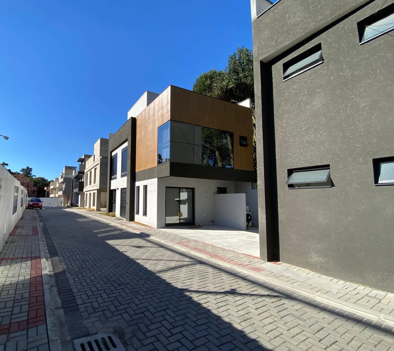 Casa com 3 quartos e 4 banheiros para locação, precisa de reforma — photo 13