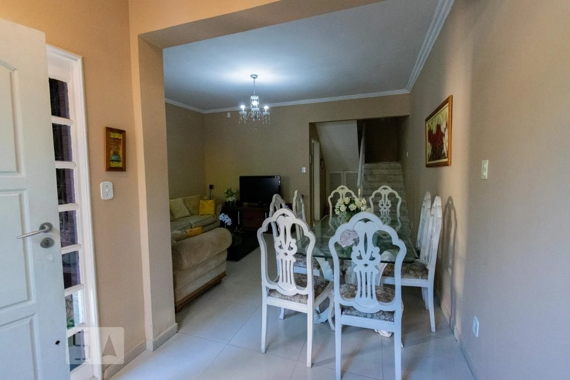 Furnished 4-bedroom house with private garden — photo 17