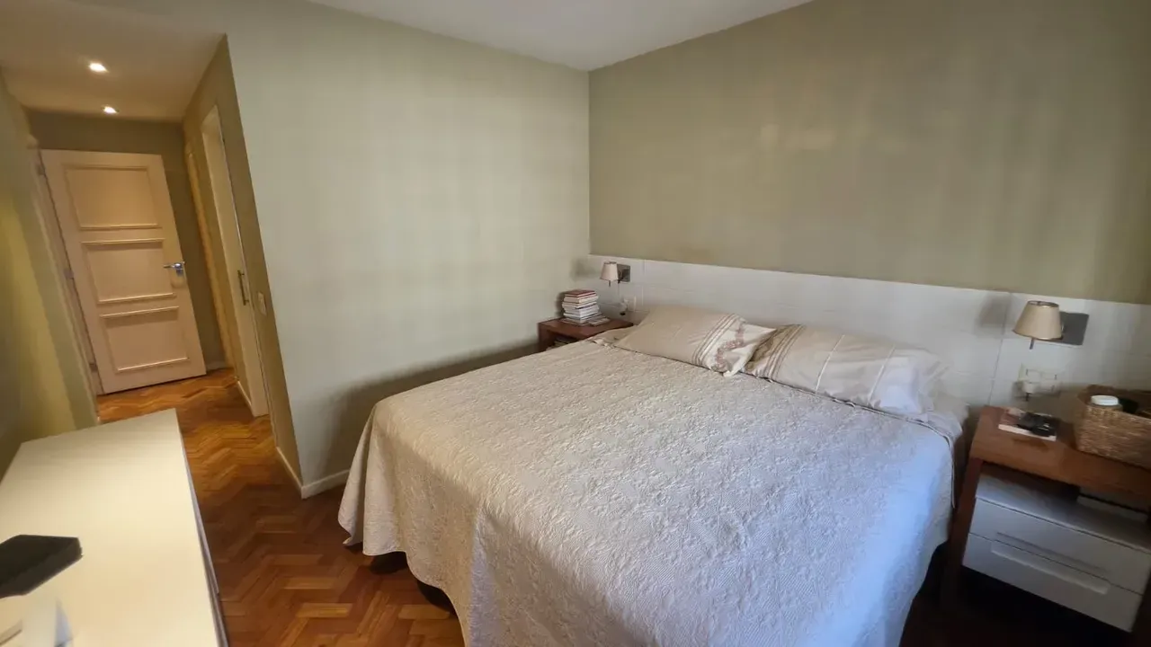 Apartamento com cozinha fechada e 3 quartos — photo 9