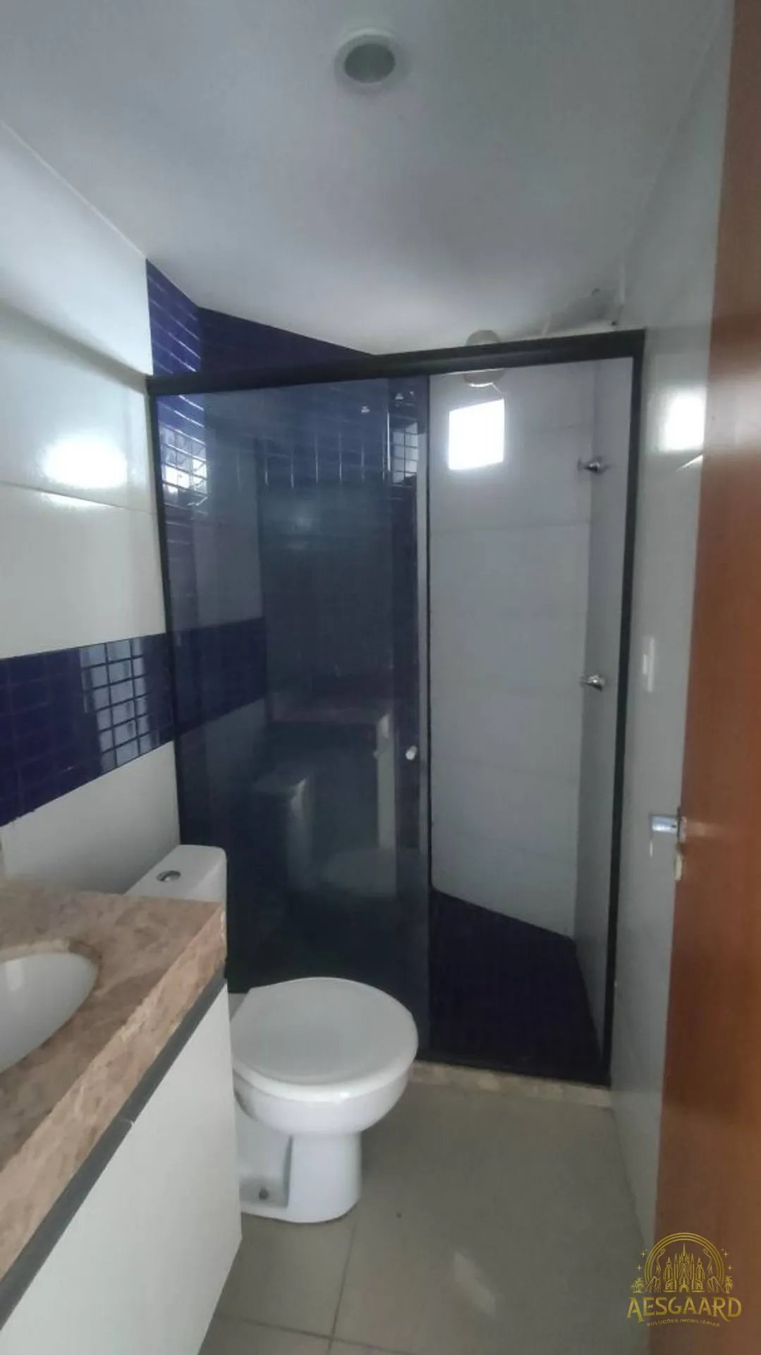 Квартира с 1 спальней, балконом и открытой кухней — photo 8