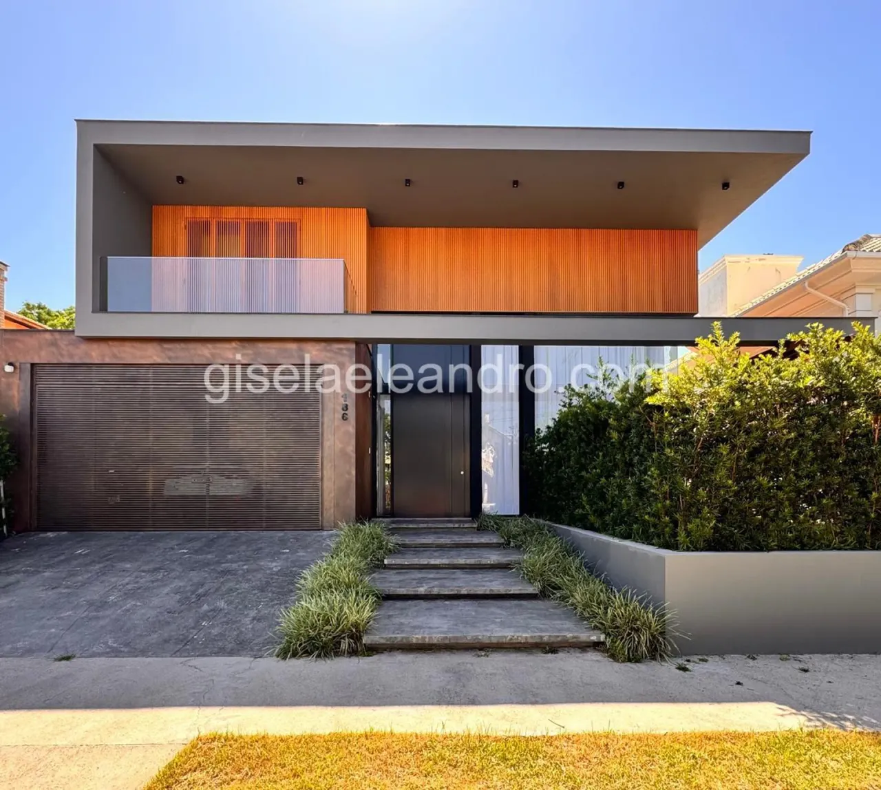 House with 5 bedrooms and gas open-plan kitchen — photo 3