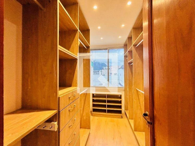 4-bedroom apartment with a walk-in closet in Rio de Janeiro — photo 15