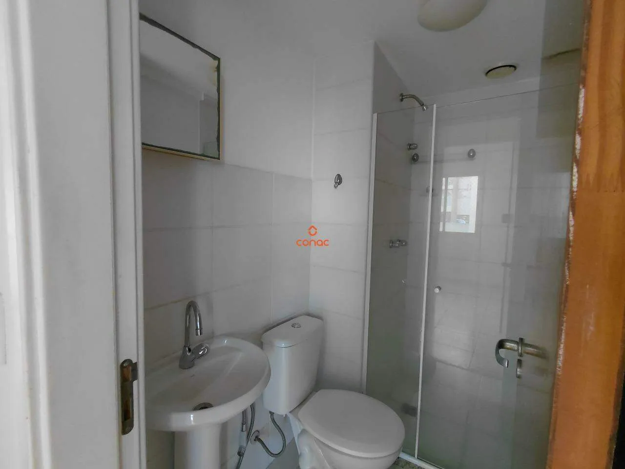 2-bedroom apartment in a building with a gym — photo 18