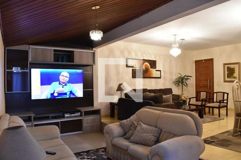 3-bedroom apartment with a home office in Curitiba
