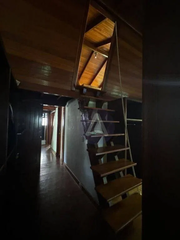 3-bedroom house 410 m² with 6 parking spots and 3 levels — photo 5