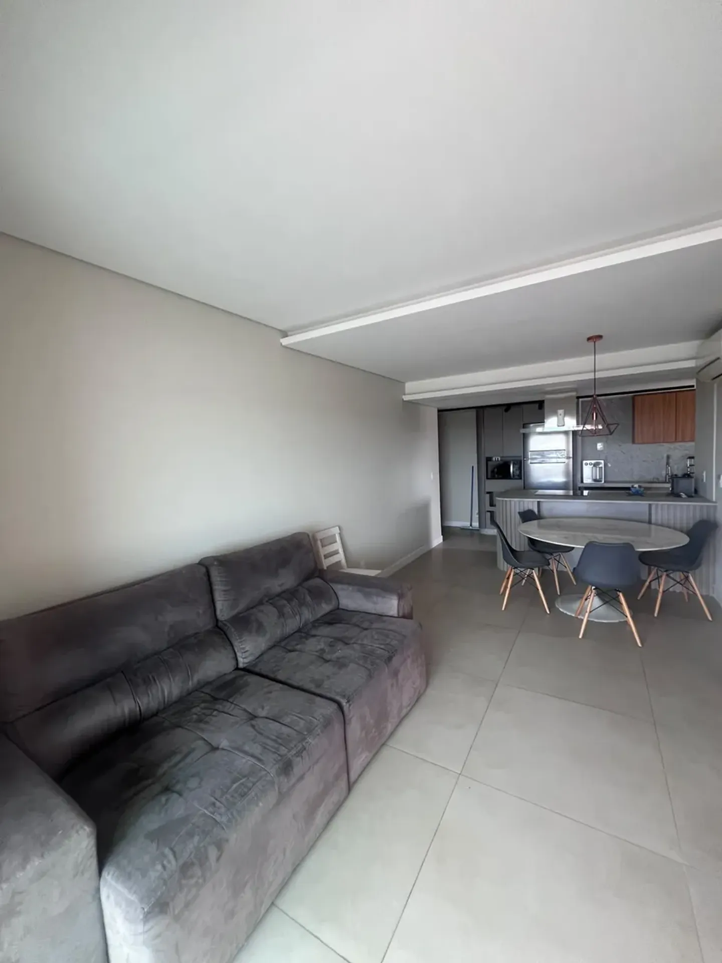 Apartment on the 10th floor with a grill on the balcony — photo 4