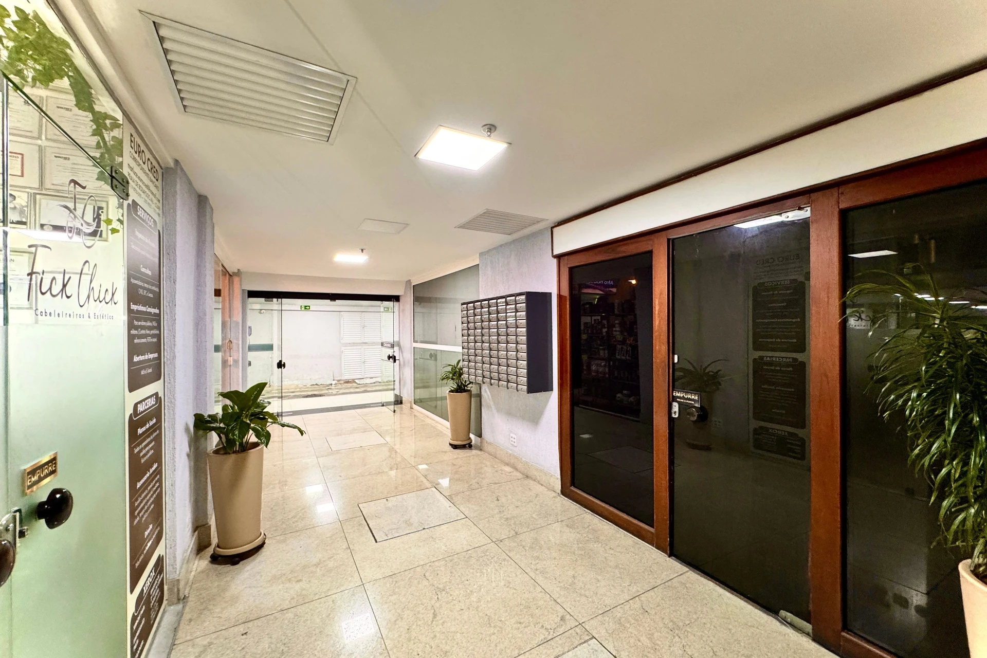 Furnished 3-bedroom apartment with pets allowed — photo 25