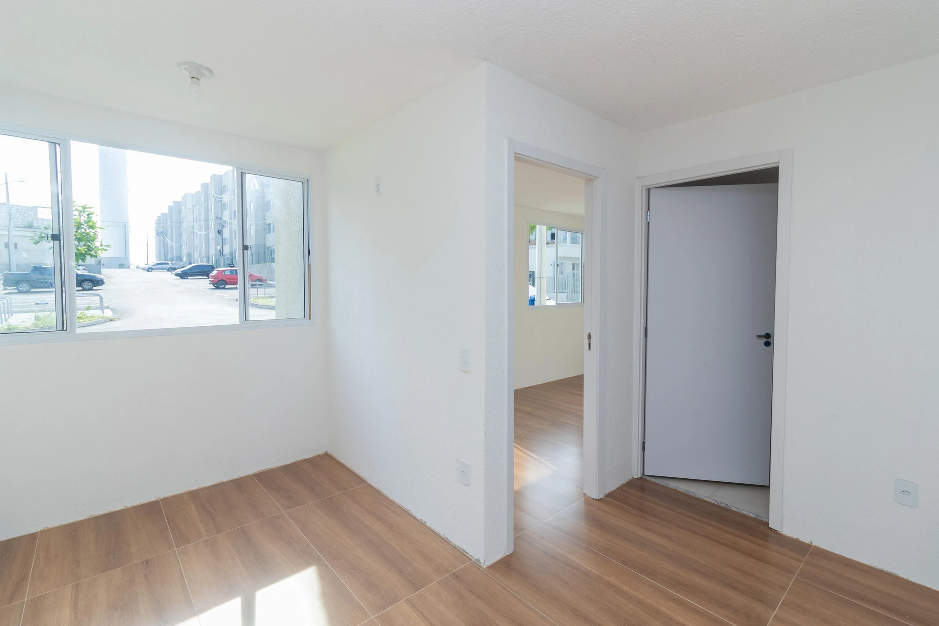 One-bedroom apartment in a building with a gym — photo 6