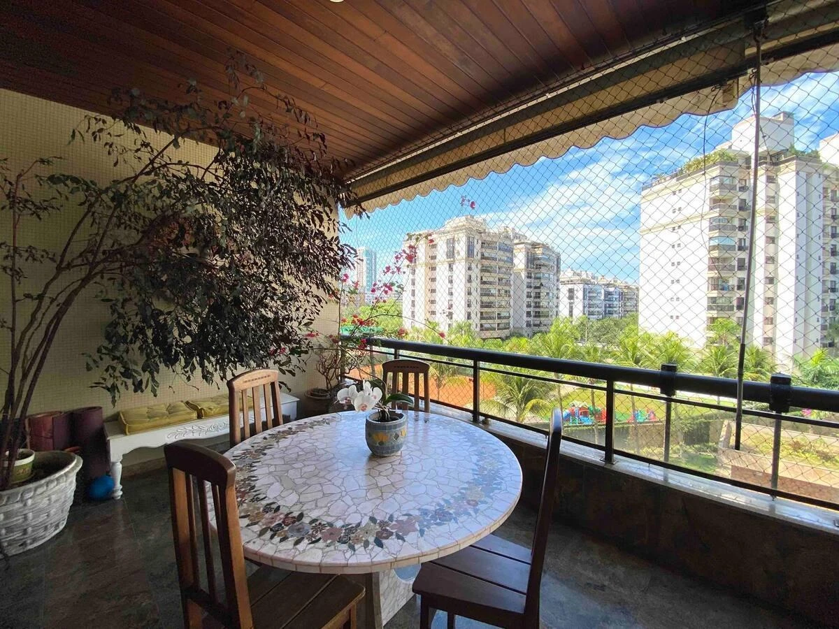 Furnished 300 m² apartment with 4 bedrooms and 3 parking — photo 13
