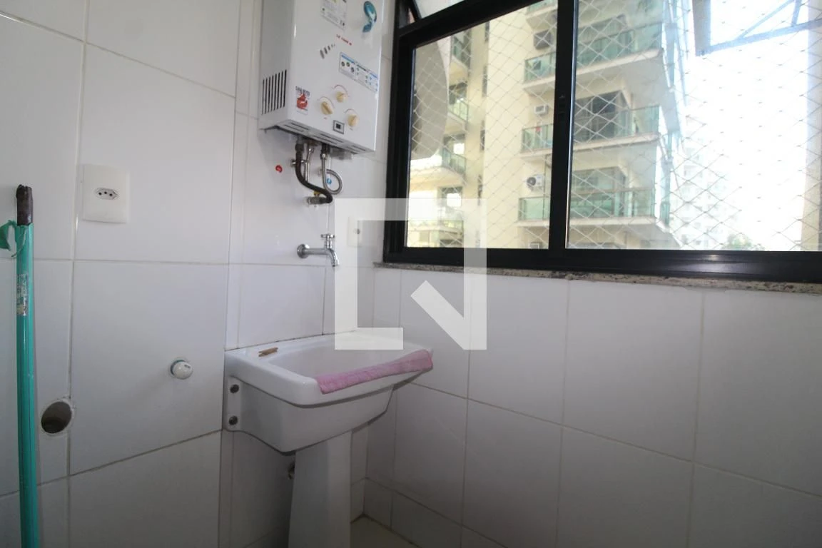Apartamento sem mobília com varanda e 3 quartos — photo 35