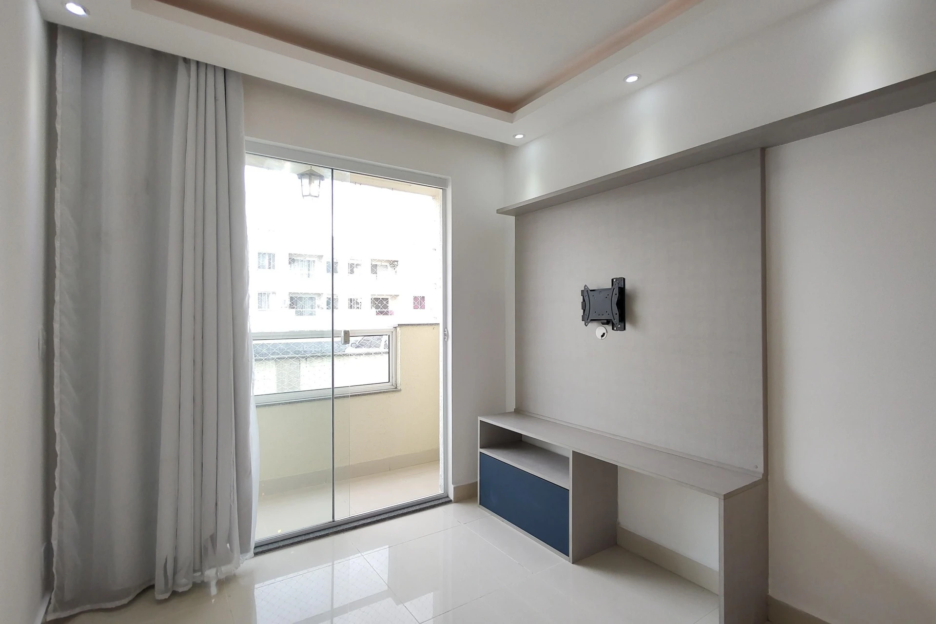 2-bedroom apartment in a building with a gym — photo 18