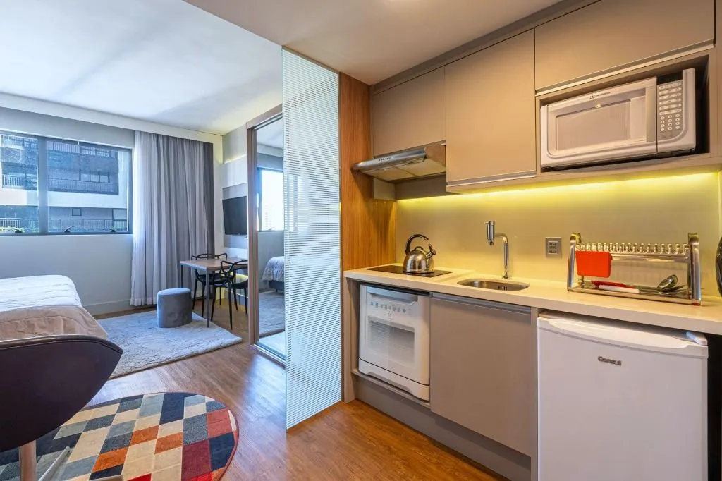 Studio mobiliado com 51 m², 1 quarto e vista da cidade