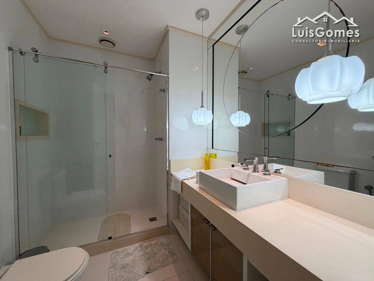 Furnished apartment with 4 bedrooms and 5 bathrooms — photo 24