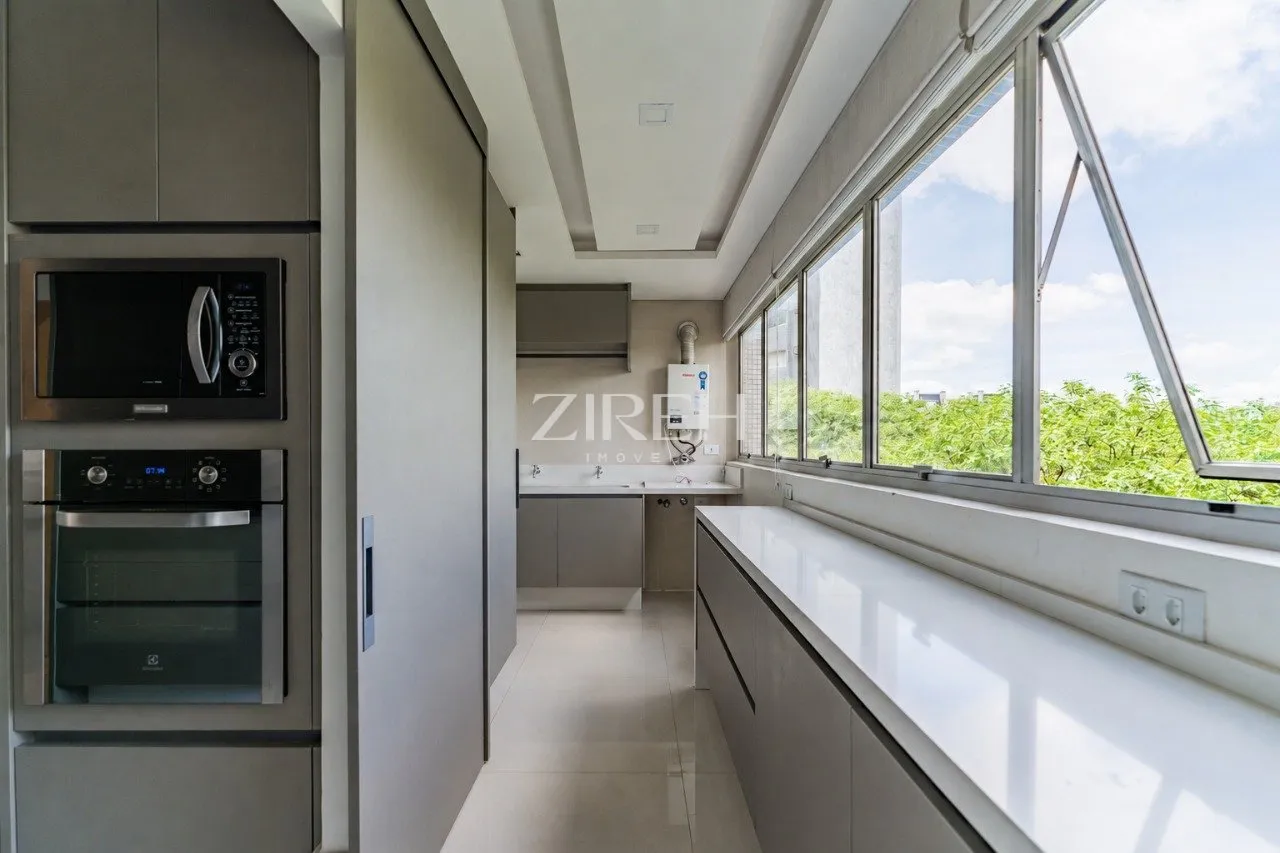 331 m² apartment with 2 en-suite bedrooms and 2 parking — photo 18