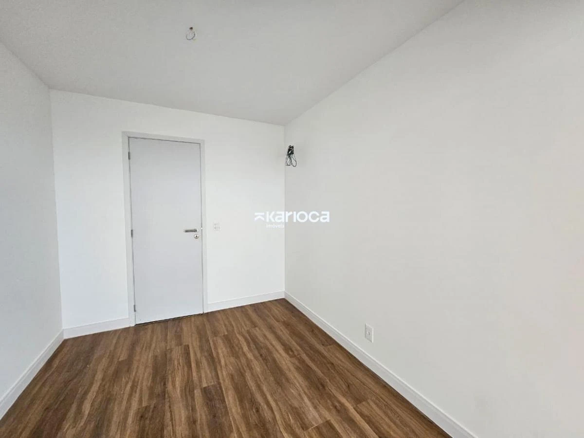 3-bedroom apartment with floor-to-ceiling windows — photo 31