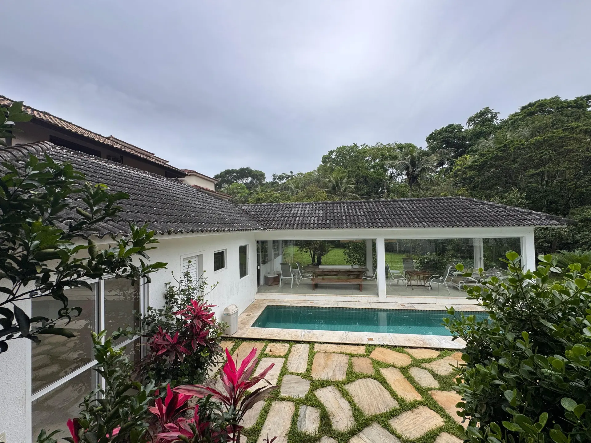 2-bedroom house with a garden in Rio de Janeiro — photo 46