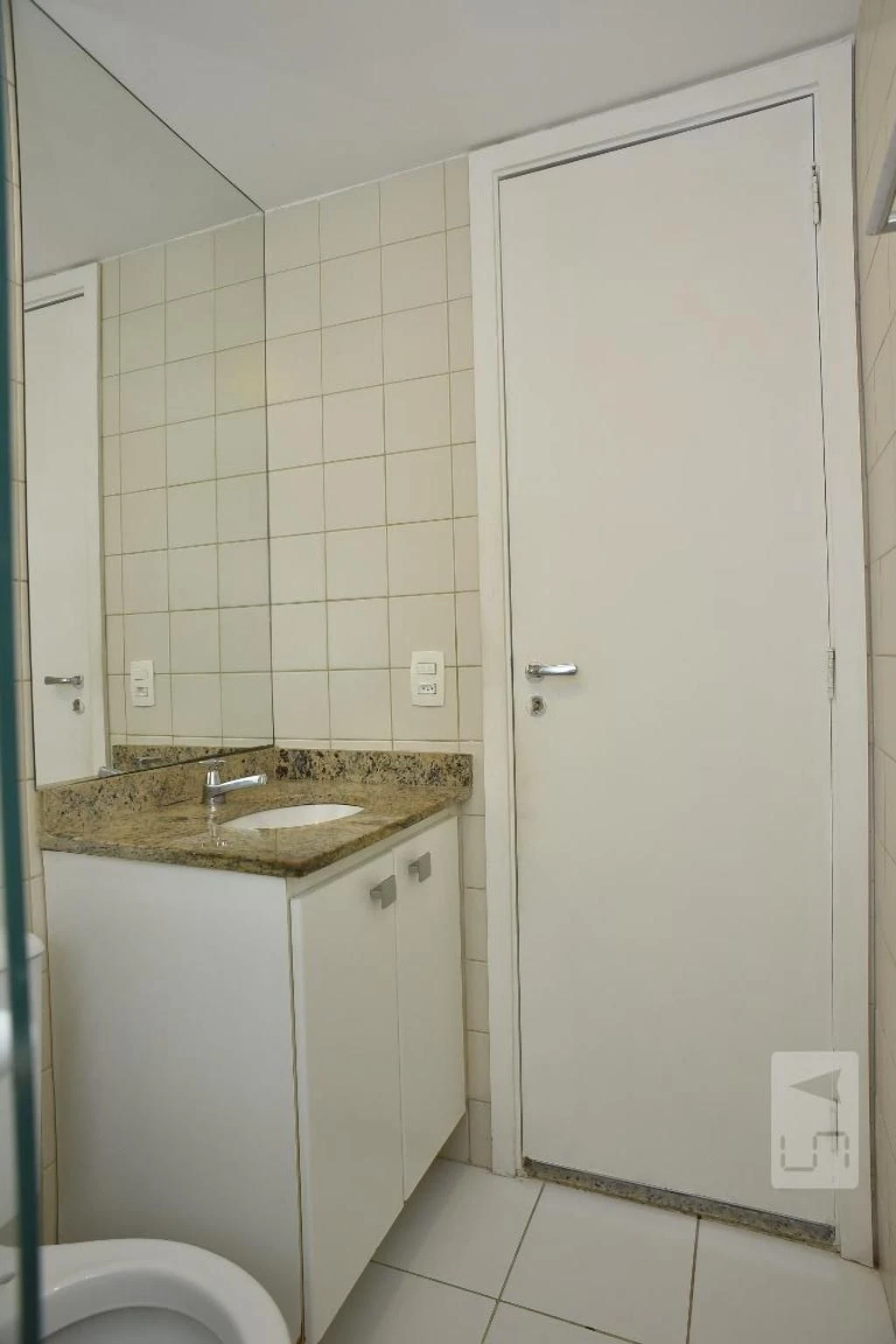 2-bedroom apartment in a building with a pool — photo 32