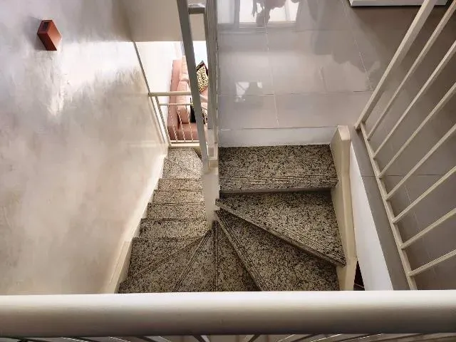 Furnished apartment, 180 m², with a grill on the balcony — photo 33