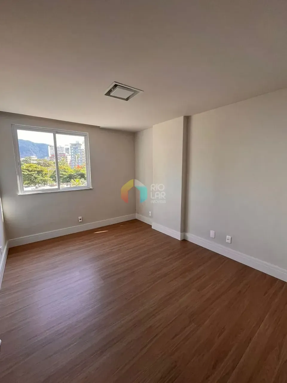 Rental apartment with 4 bedrooms and 3 bathrooms — photo 17