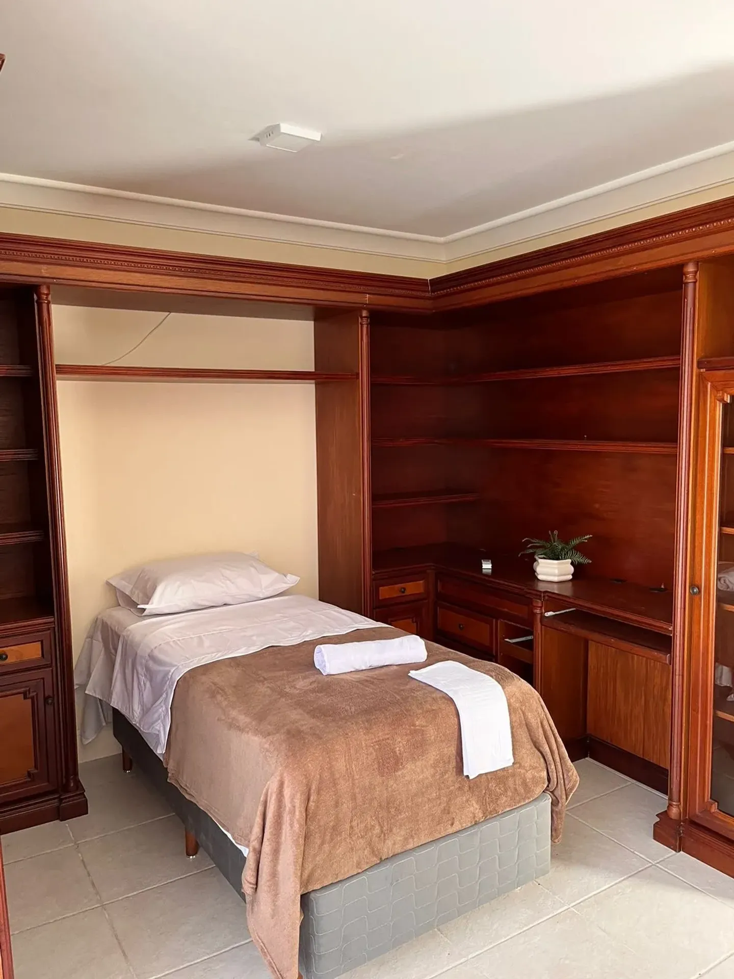 Furnished house with 5 en-suite bedrooms — photo 69