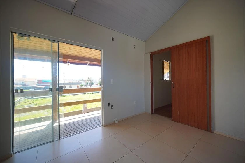 1-bedroom apartment with balcony and private garden