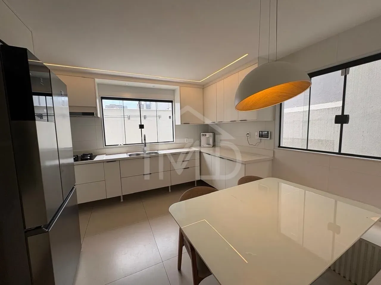 House with 3 suites, pool, 300 m² and 2 parking spots — photo 12
