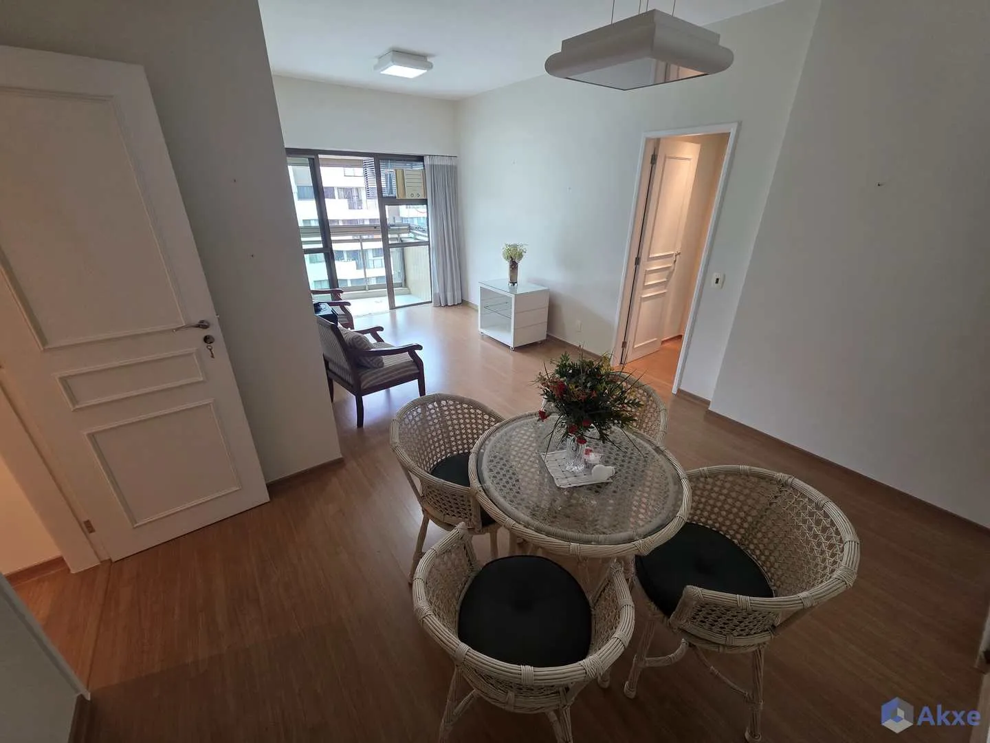 2-bedroom apartment with an enclosed glass balcony — photo 2